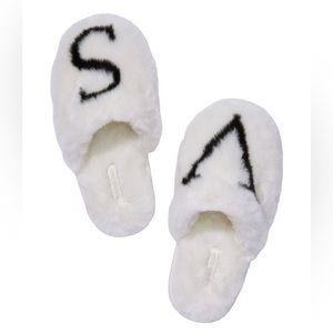 Victoria’s Secret Closed Toe Faux Fur Slippers in Vanilla Dream